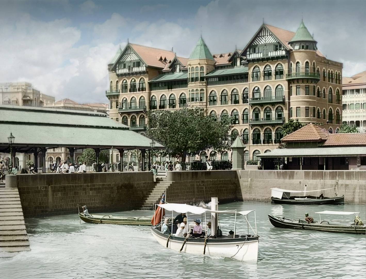 Royal Bombay Yacht Club, Apollo Bundar, 1890s