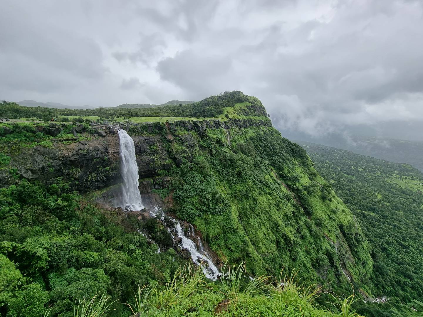Waterfall, Madhe Ghat